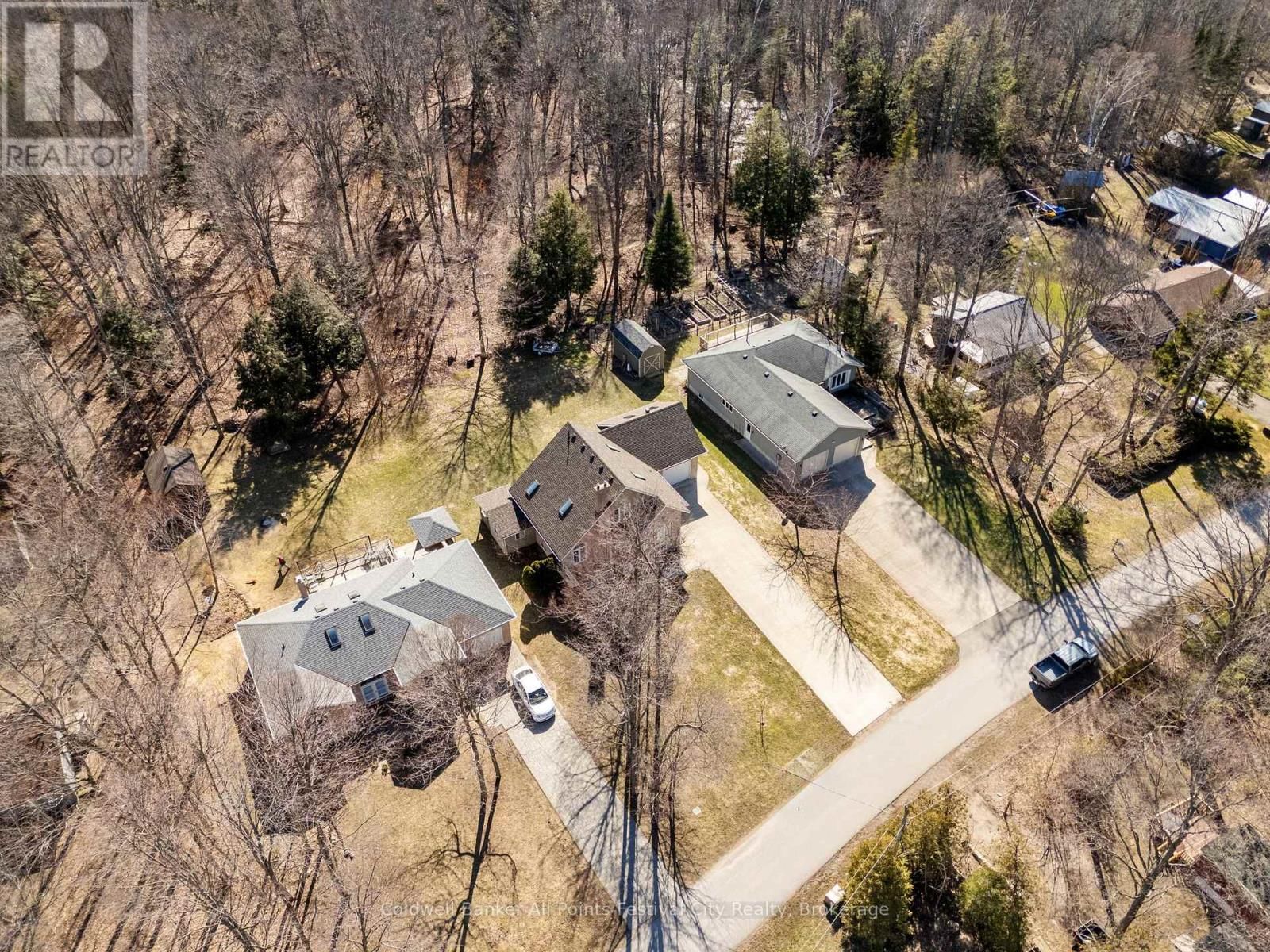 207 BIRCH CRESCENT Image 48