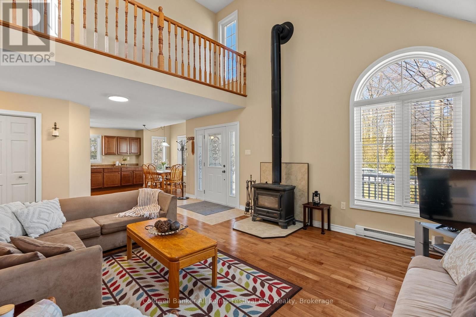 207 BIRCH CRESCENT Image 9