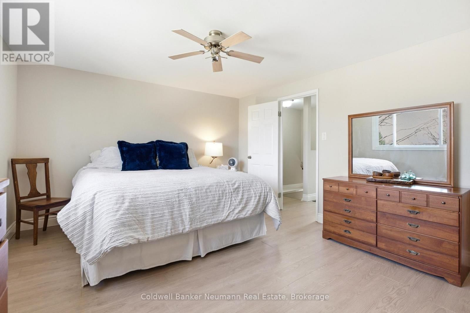 28 CHARTWELL CRESCENT Image 16