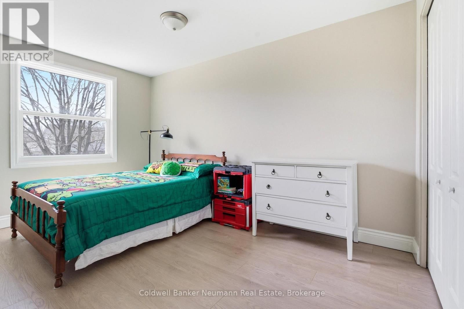 28 CHARTWELL CRESCENT Image 19