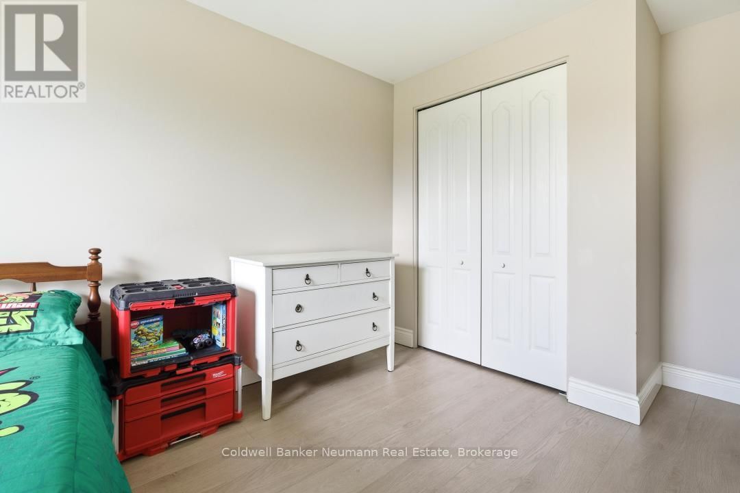 28 CHARTWELL CRESCENT Image 20