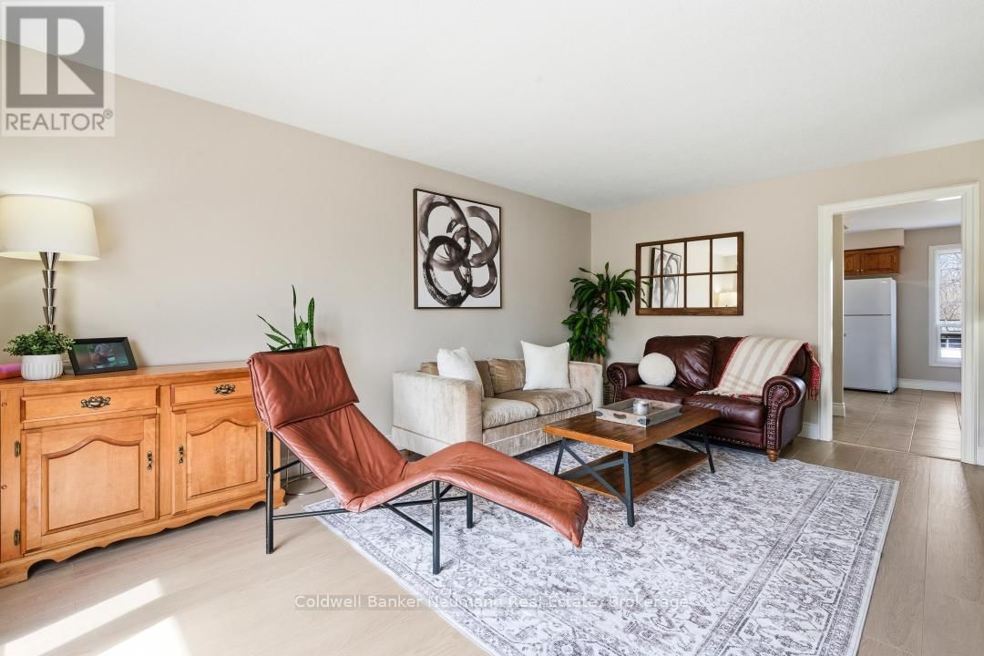 28 CHARTWELL CRESCENT Image 5