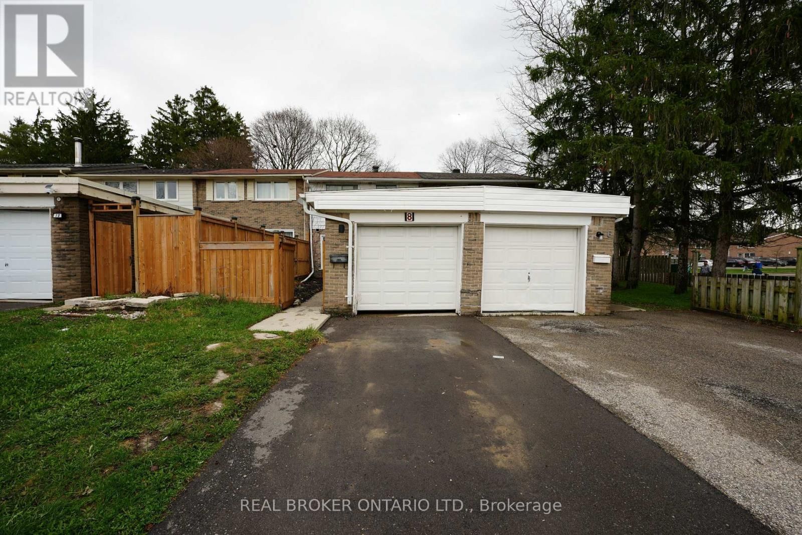 8 RALGREEN CRESCENT Image 1