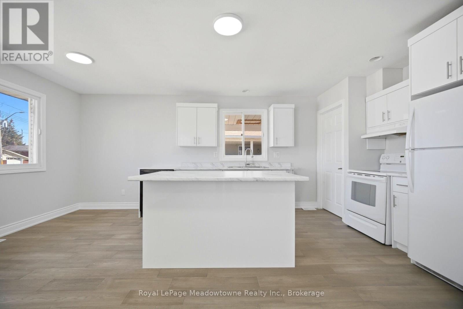 680 RAGLAN STREET Image 13