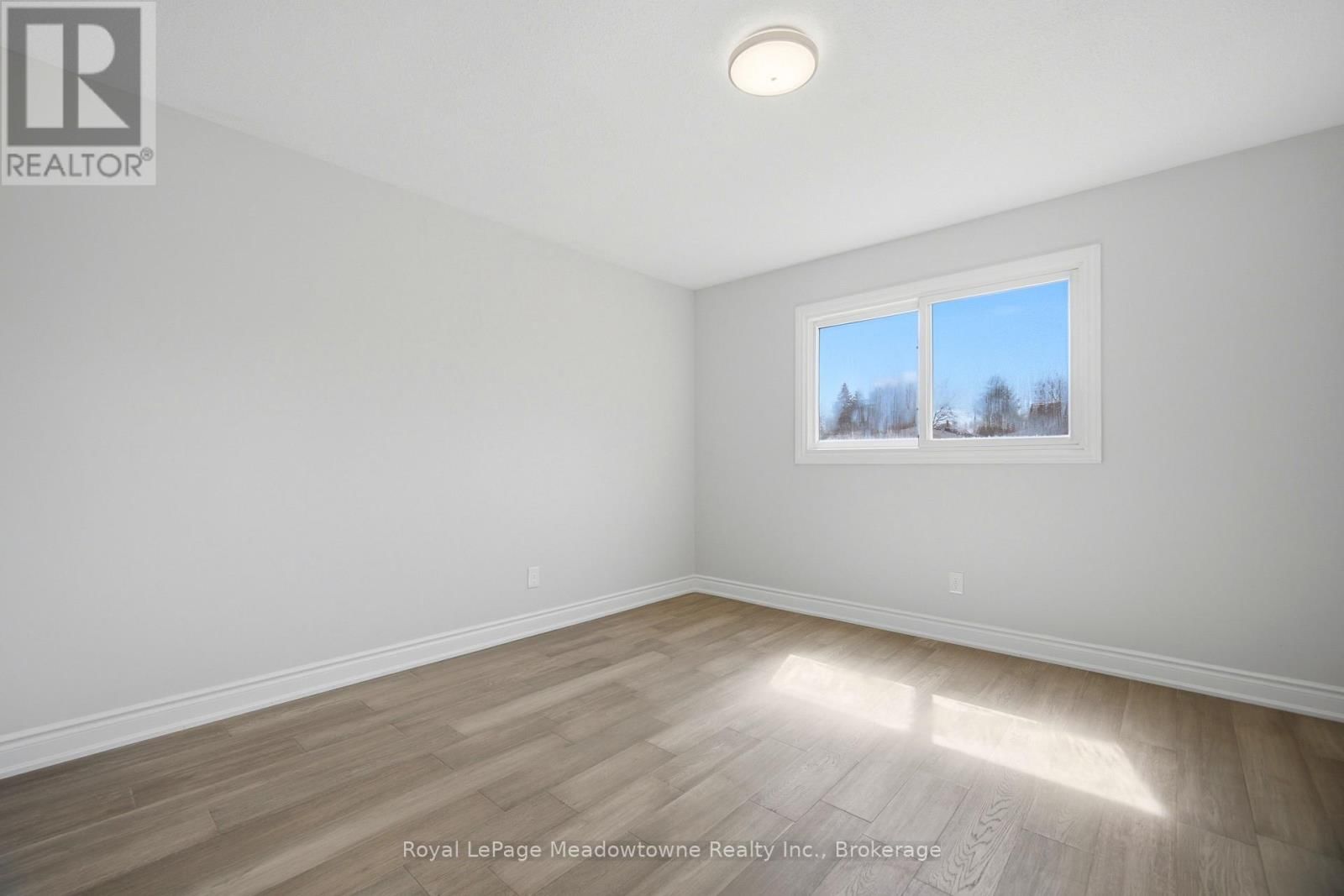 680 RAGLAN STREET Image 17