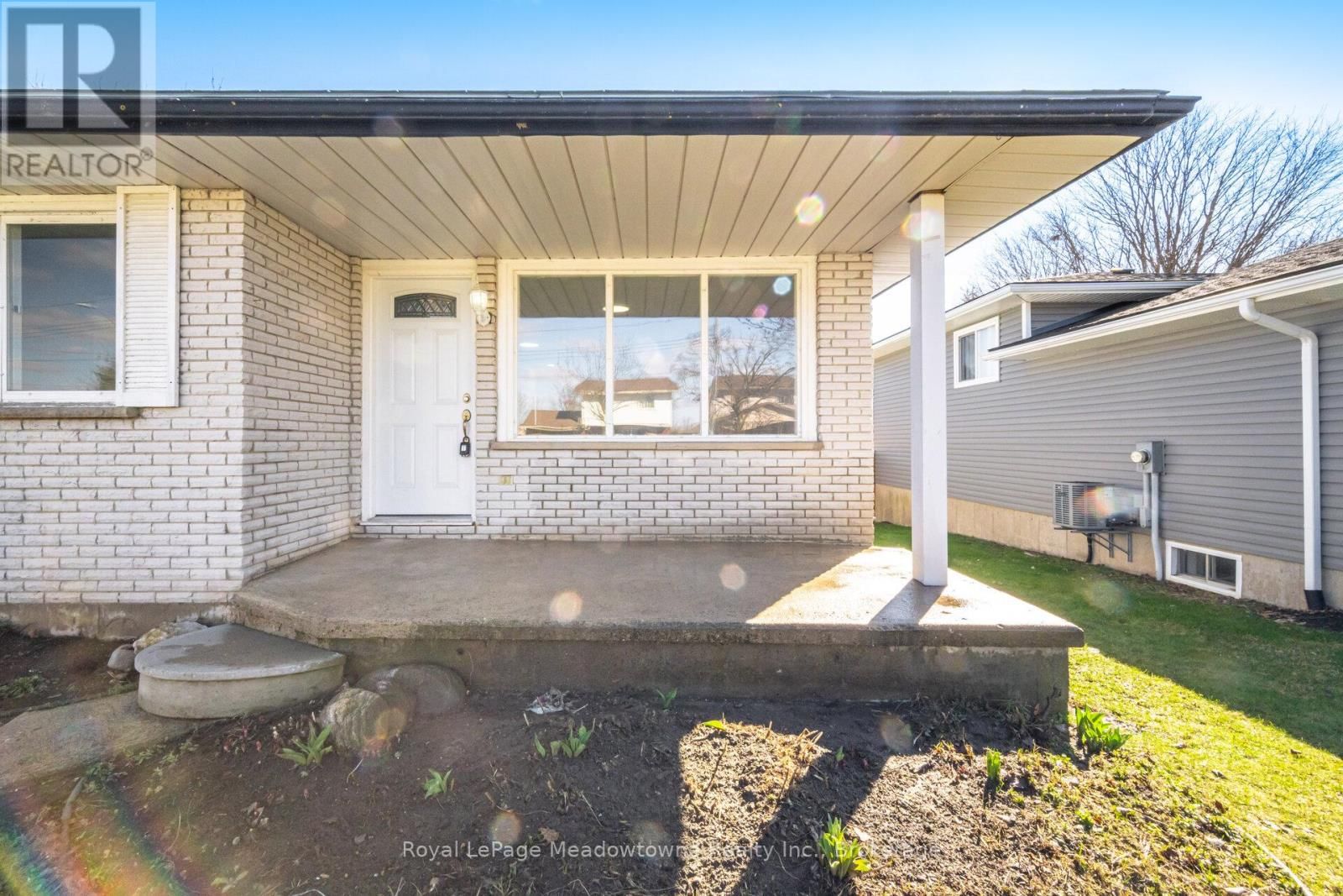 680 RAGLAN STREET Image 2