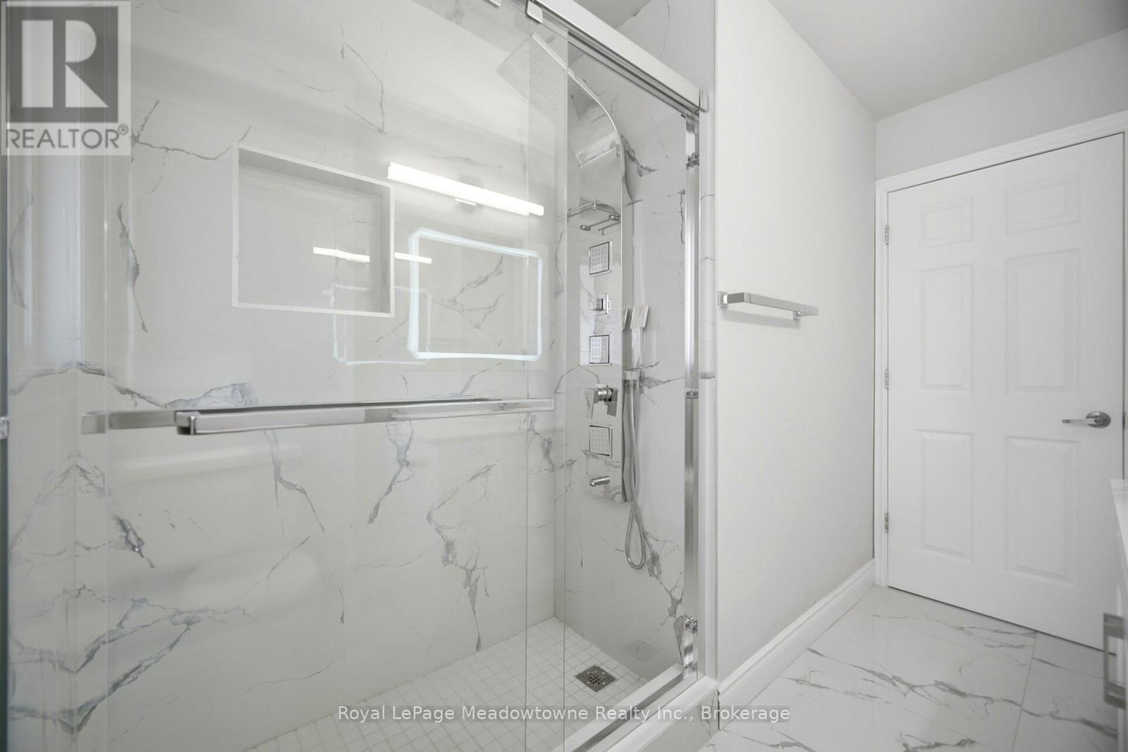 680 RAGLAN STREET Image 25