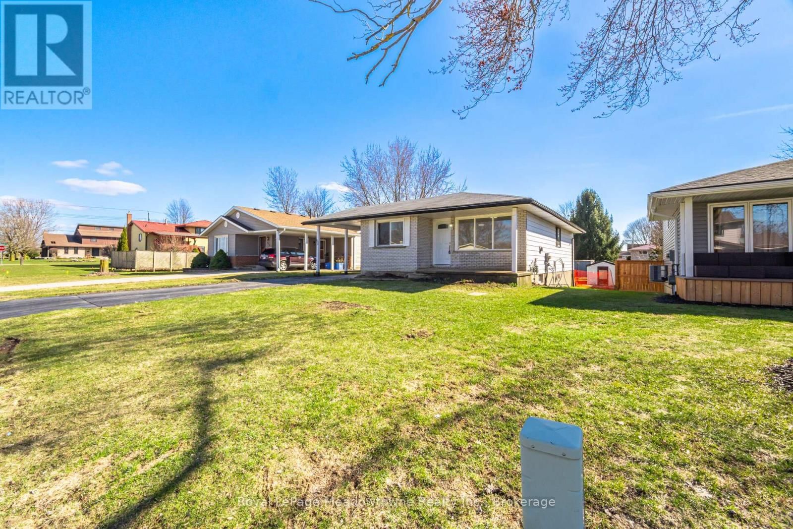 680 RAGLAN STREET Image 3