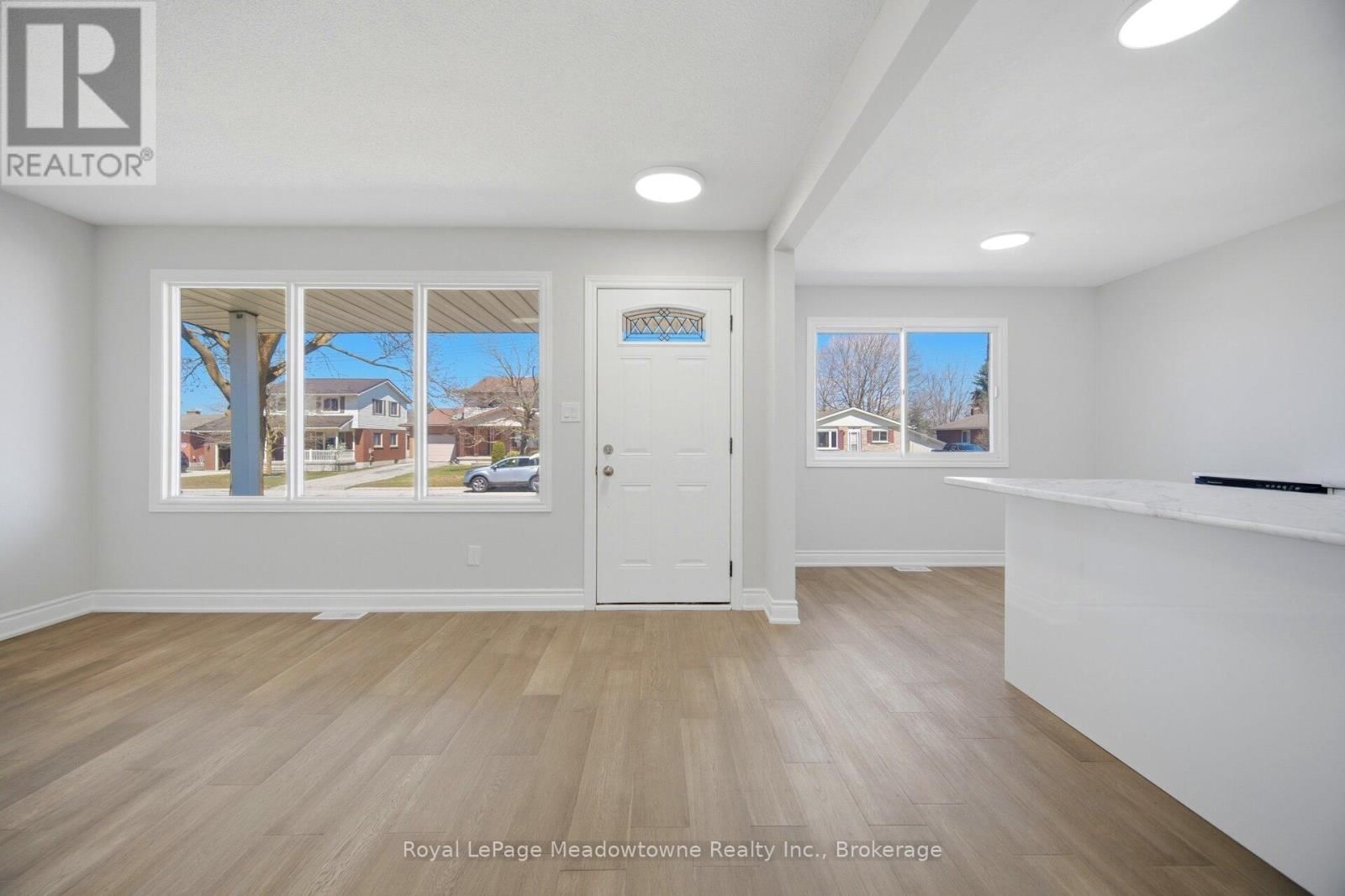 680 RAGLAN STREET Image 7