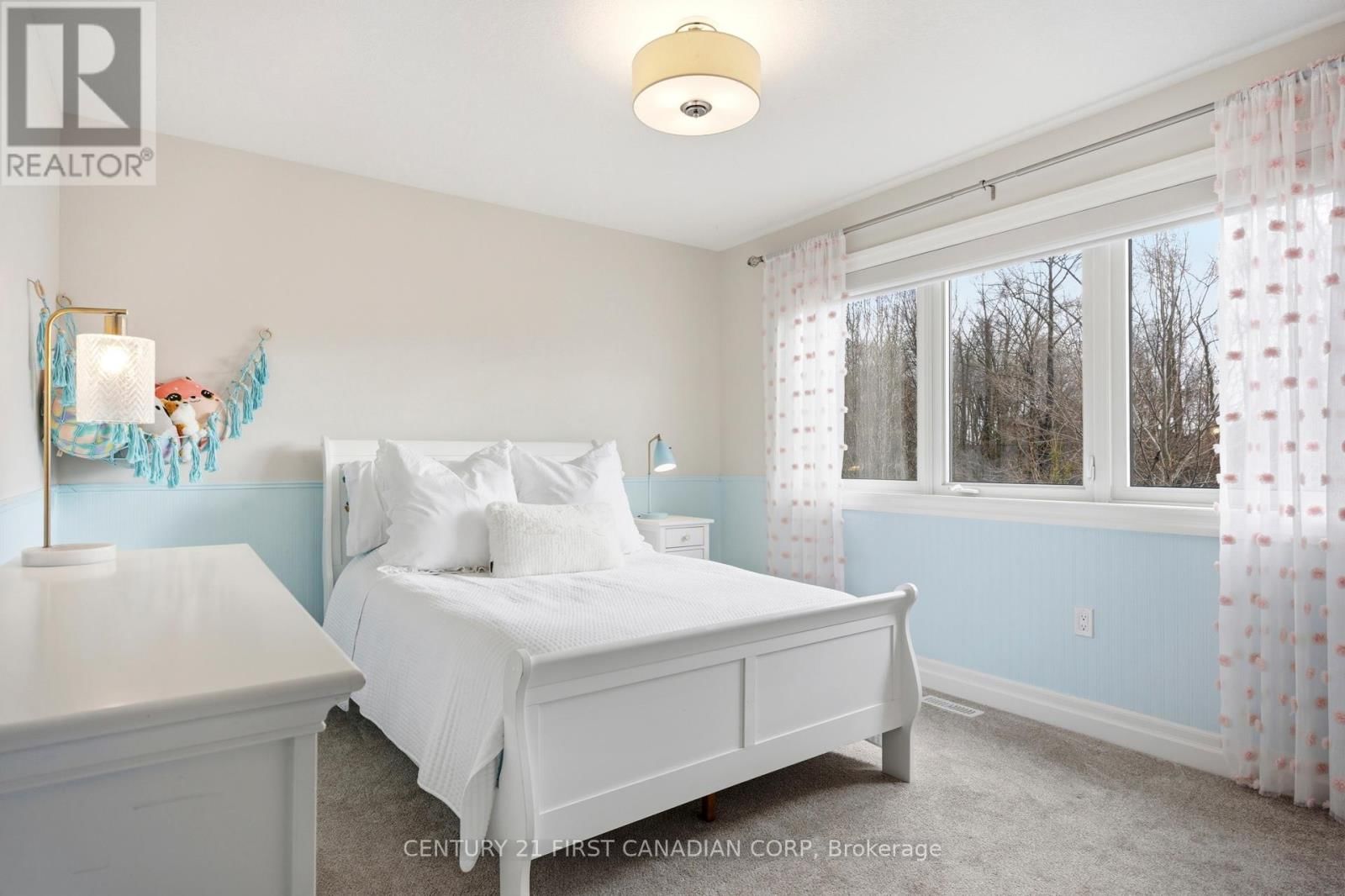 1066 RIVERBEND ROAD Image 24