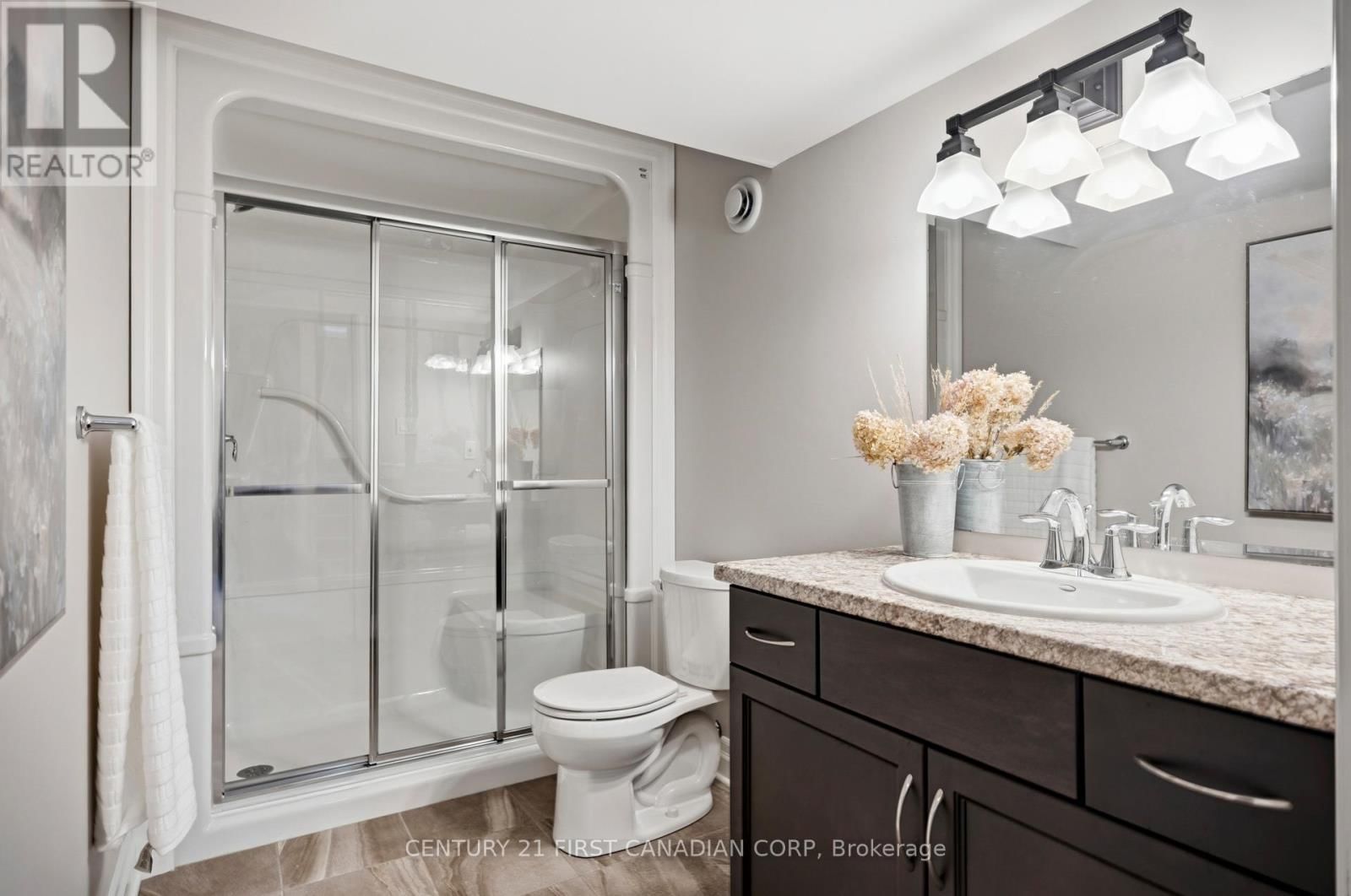 1066 RIVERBEND ROAD Image 31