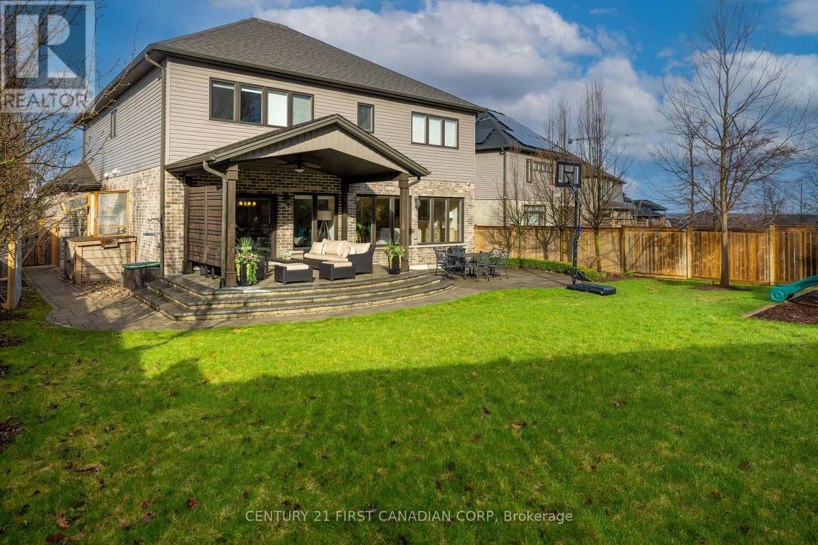 1066 RIVERBEND ROAD Image 32