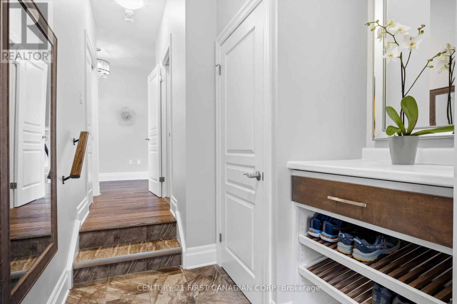 1066 RIVERBEND ROAD Image 7