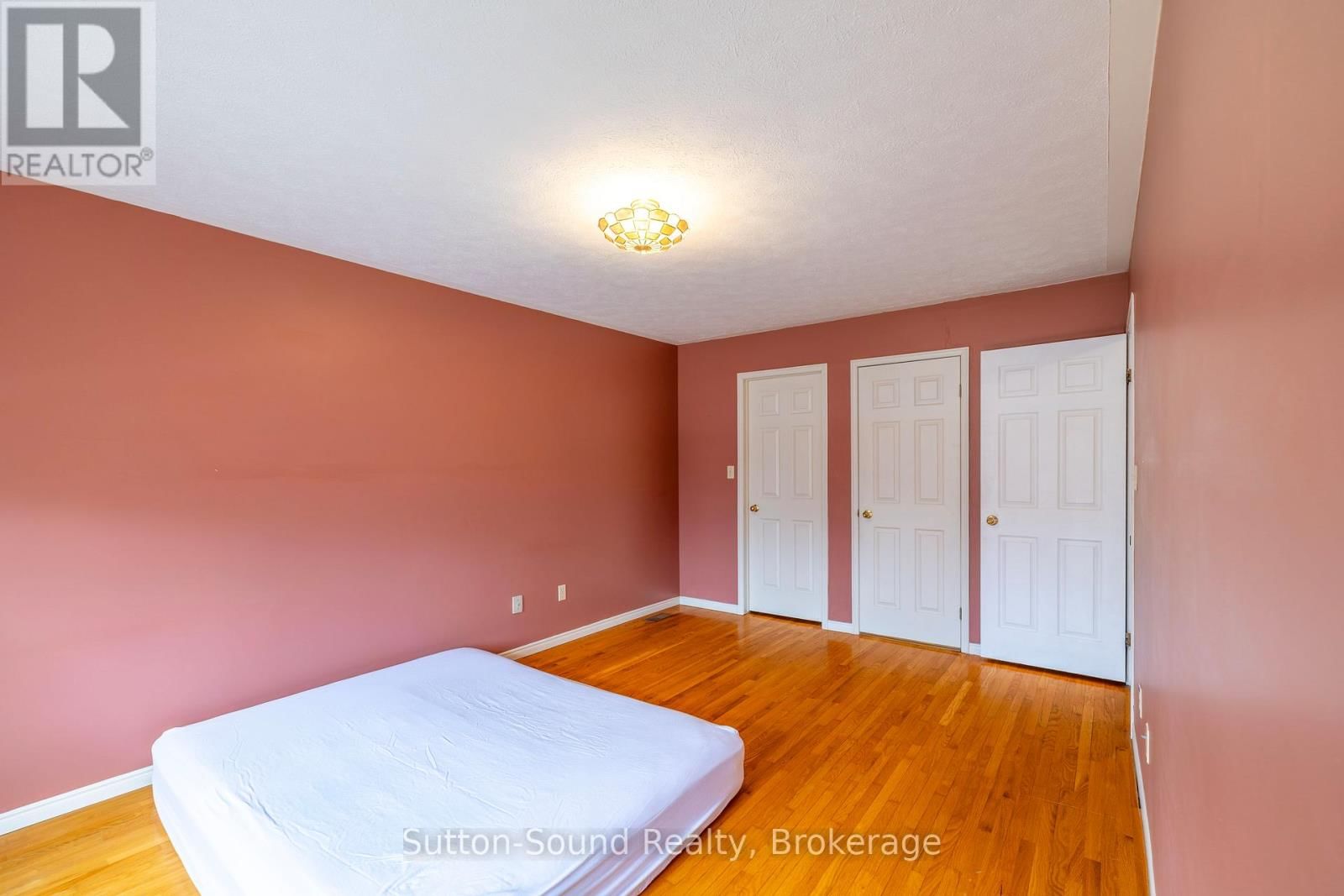 148 FINDEN STREET Image 13