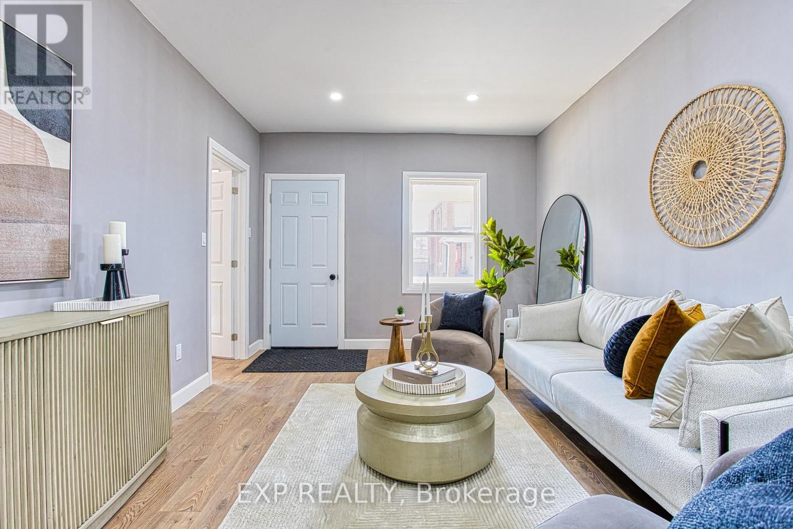 267 ROSSLYN AVENUE NORTH Image 9