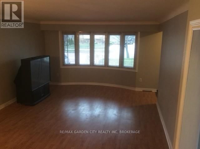 Upper - 43 DUNVEGAN ROAD Image 5