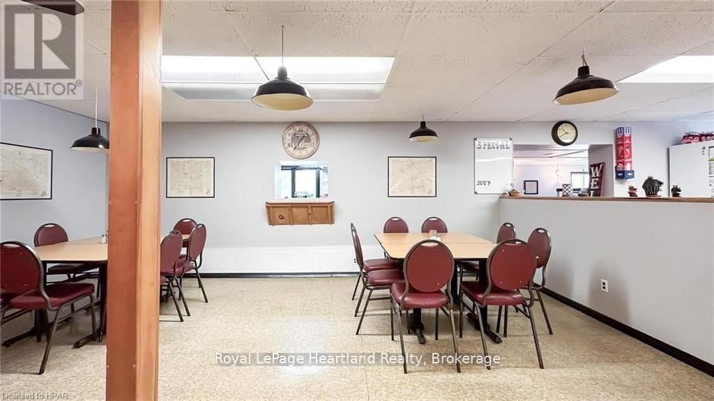 3064 PATRICK STREET Image 11