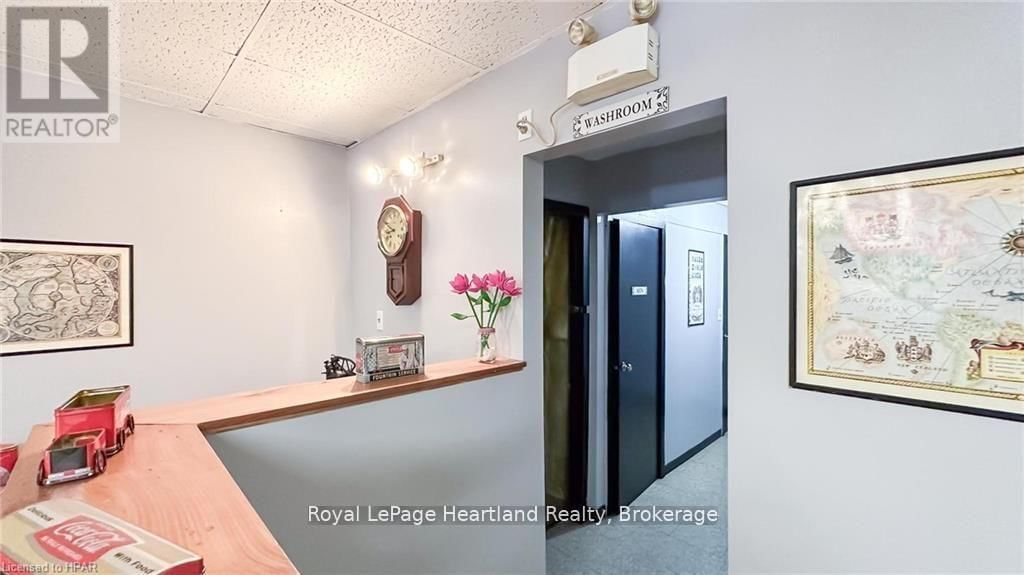 3064 PATRICK STREET Image 16