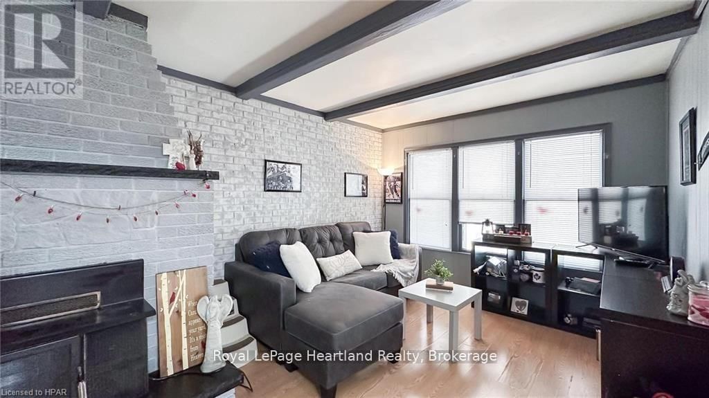 3064 PATRICK STREET Image 20