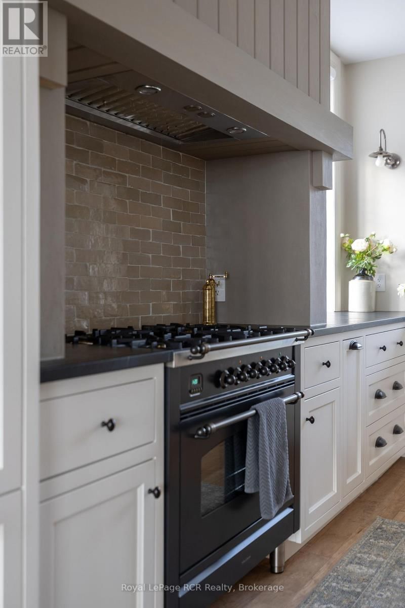 101 EVERGREEN LANE Image 10