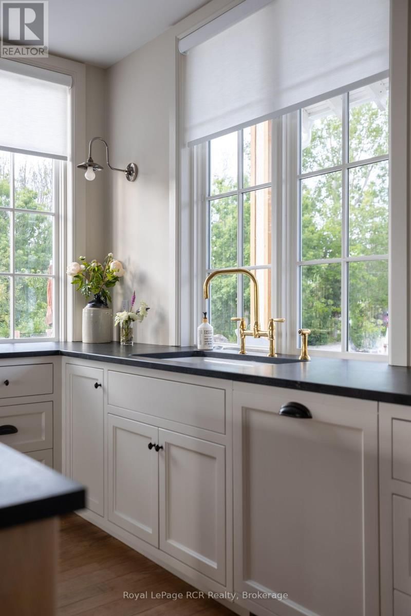 101 EVERGREEN LANE Image 11