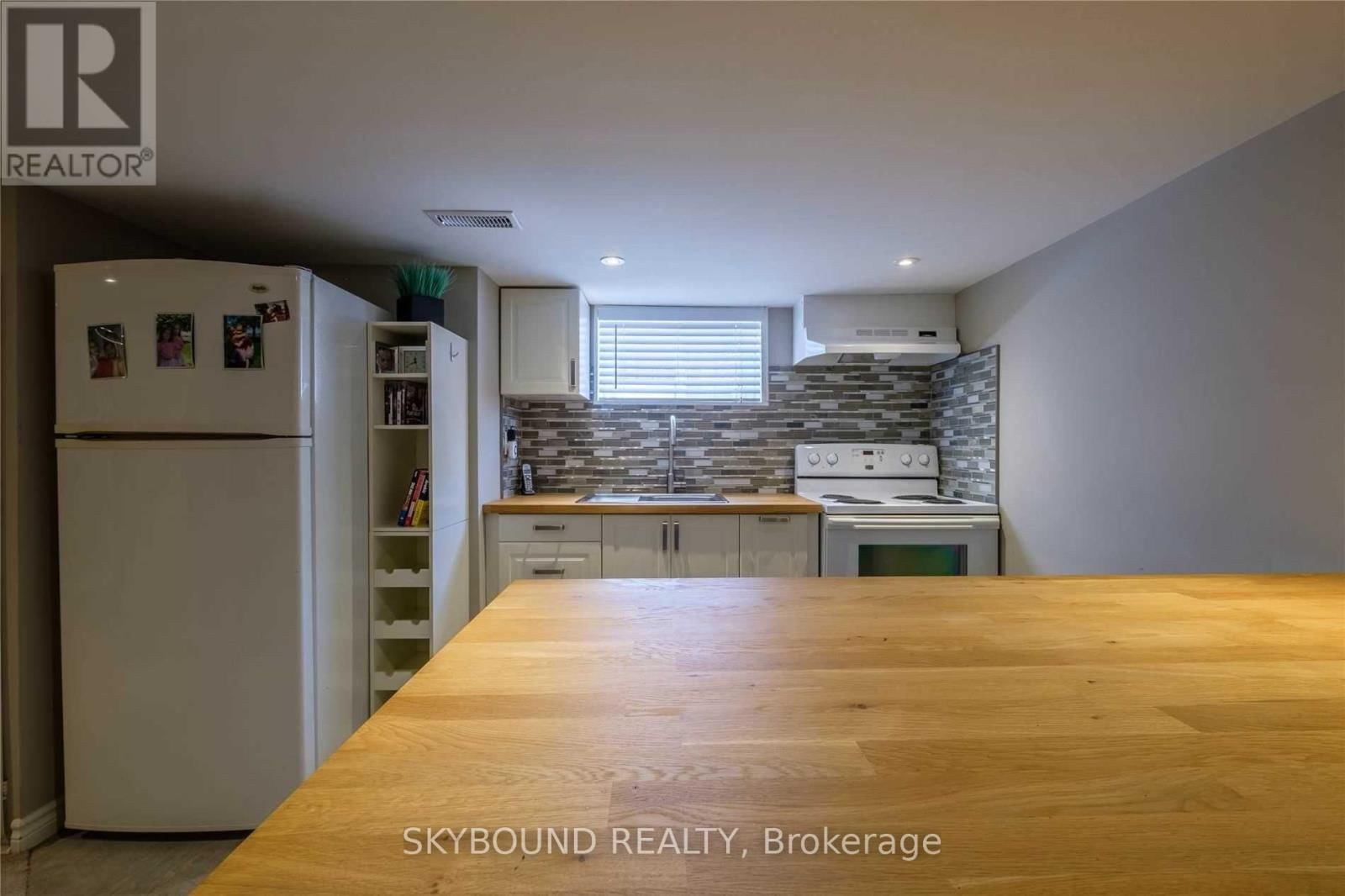 28 EAST 39TH STREET Image 20