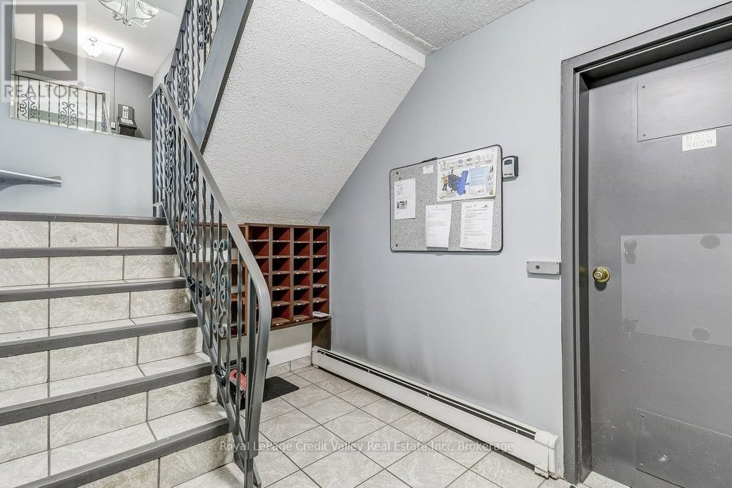 302 - 6 SHETTLESTON DRIVE Image 4