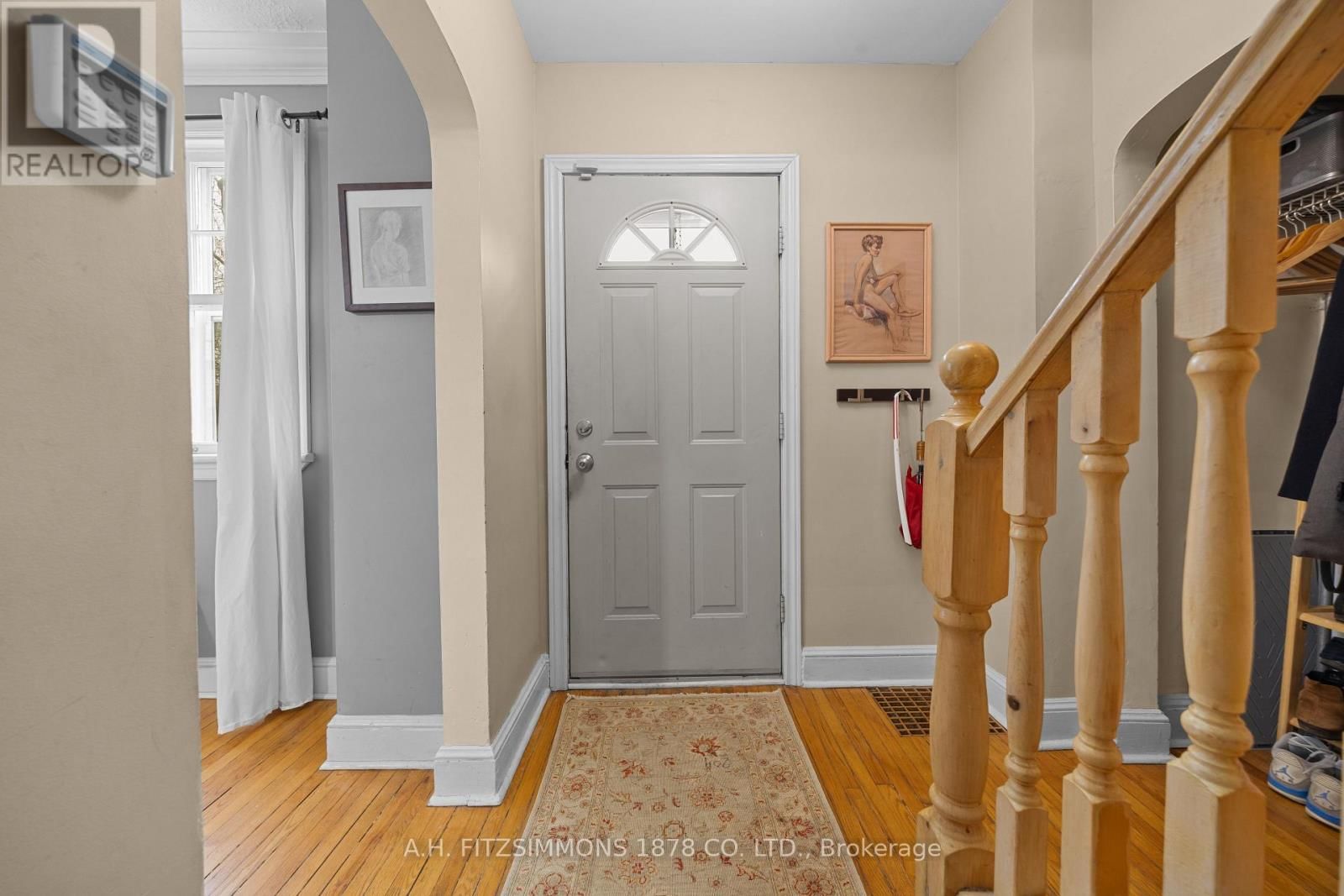 564 TWEEDSMUIR AVENUE Image 3