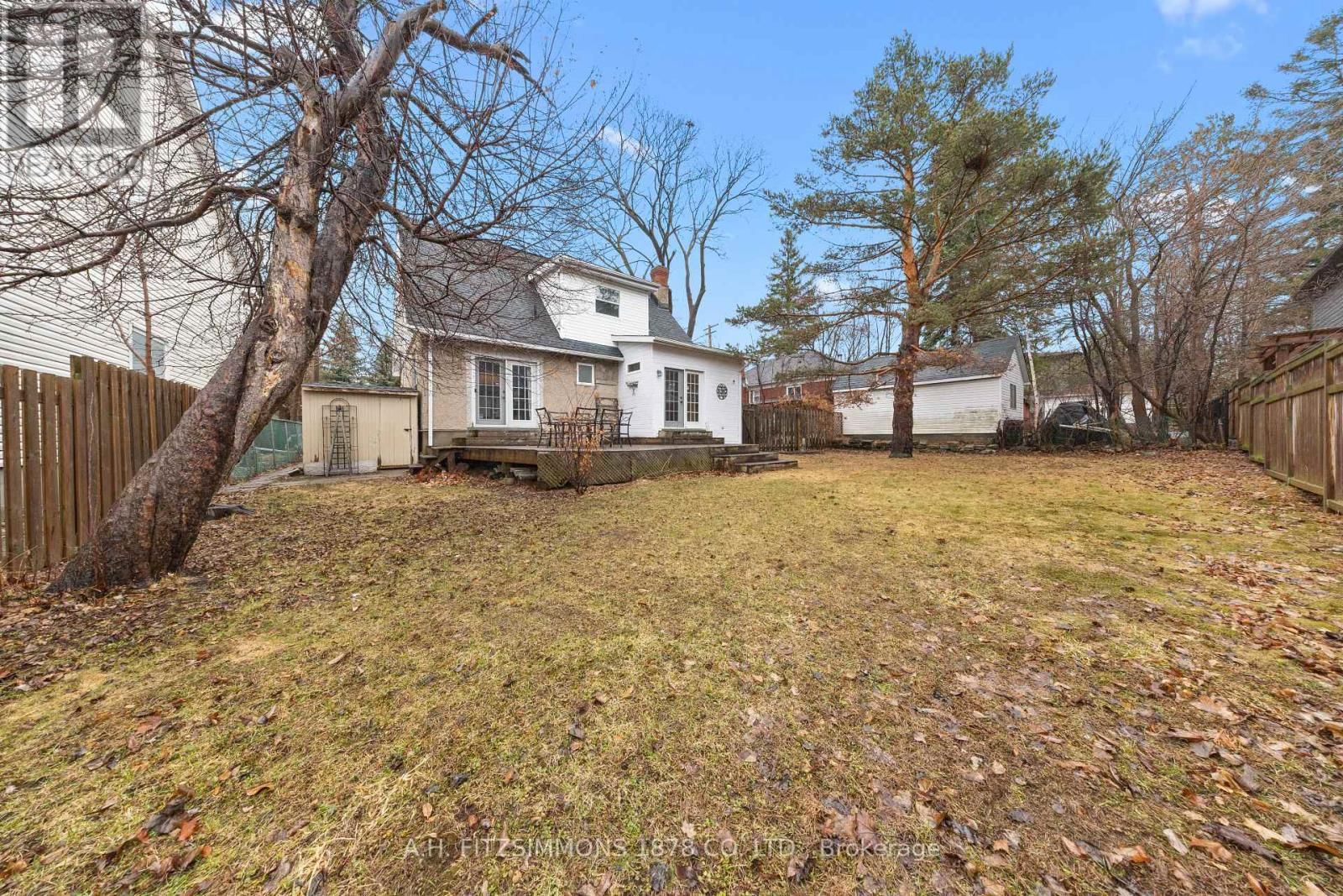 564 TWEEDSMUIR AVENUE Image 34