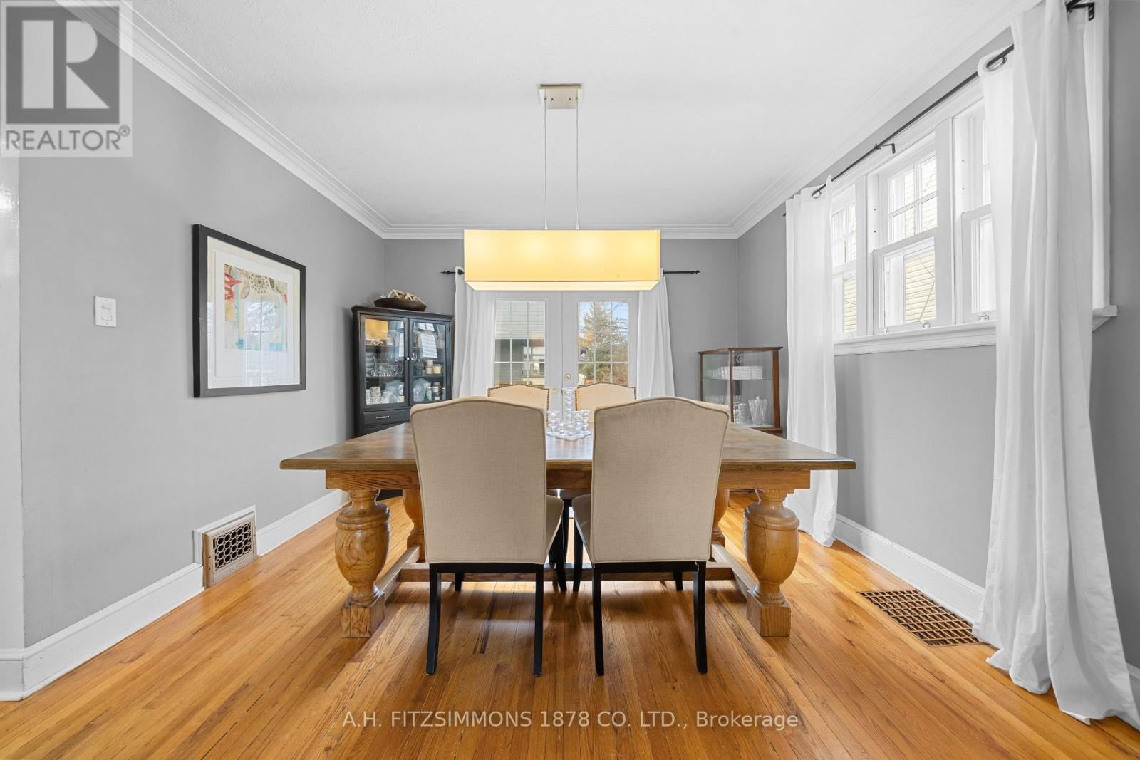 564 TWEEDSMUIR AVENUE Image 7