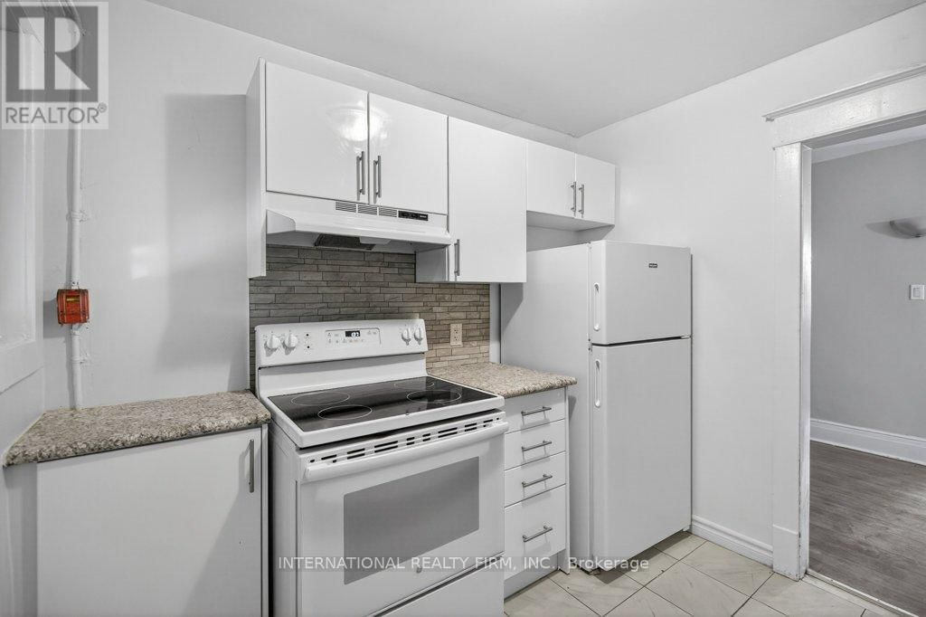 4 - 109 BALSAM AVENUE SOUTH Image 18