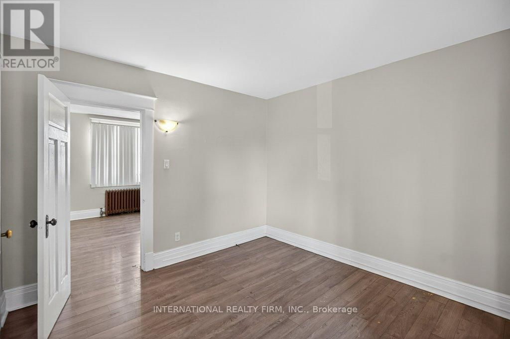 4 - 109 BALSAM AVENUE SOUTH Image 21