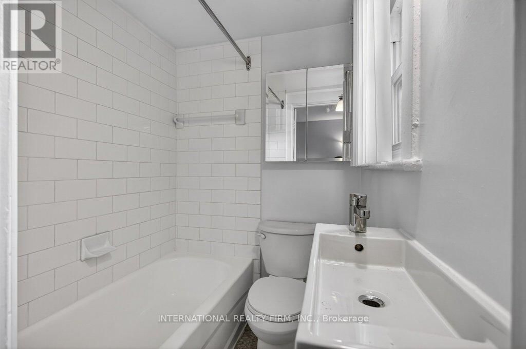 4 - 109 BALSAM AVENUE SOUTH Image 22