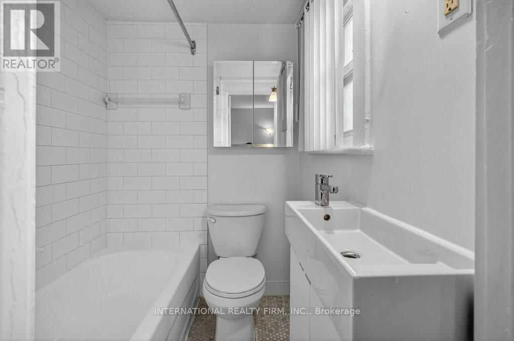 4 - 109 BALSAM AVENUE SOUTH Image 23