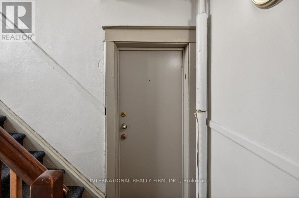 4 - 109 BALSAM AVENUE SOUTH Image 7