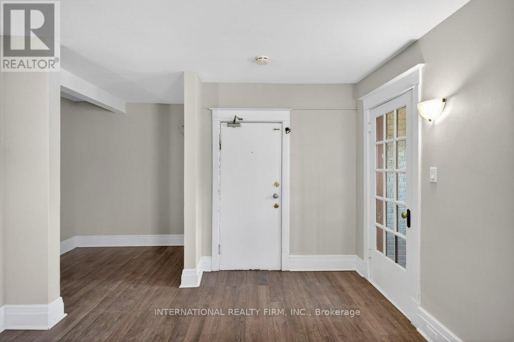 4 - 109 BALSAM AVENUE SOUTH Image 8