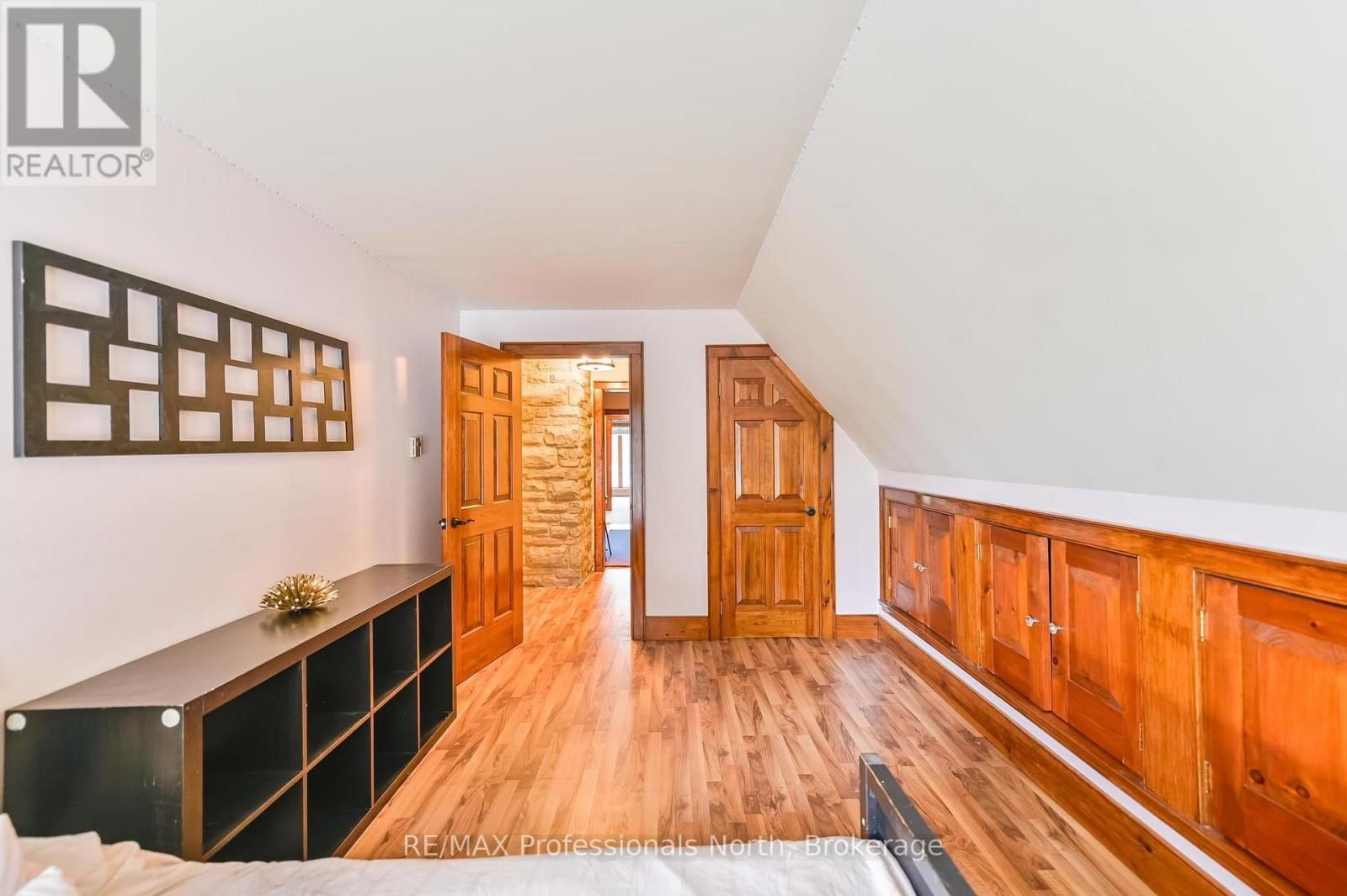 2481 NORTH SHORE ROAD Image 32