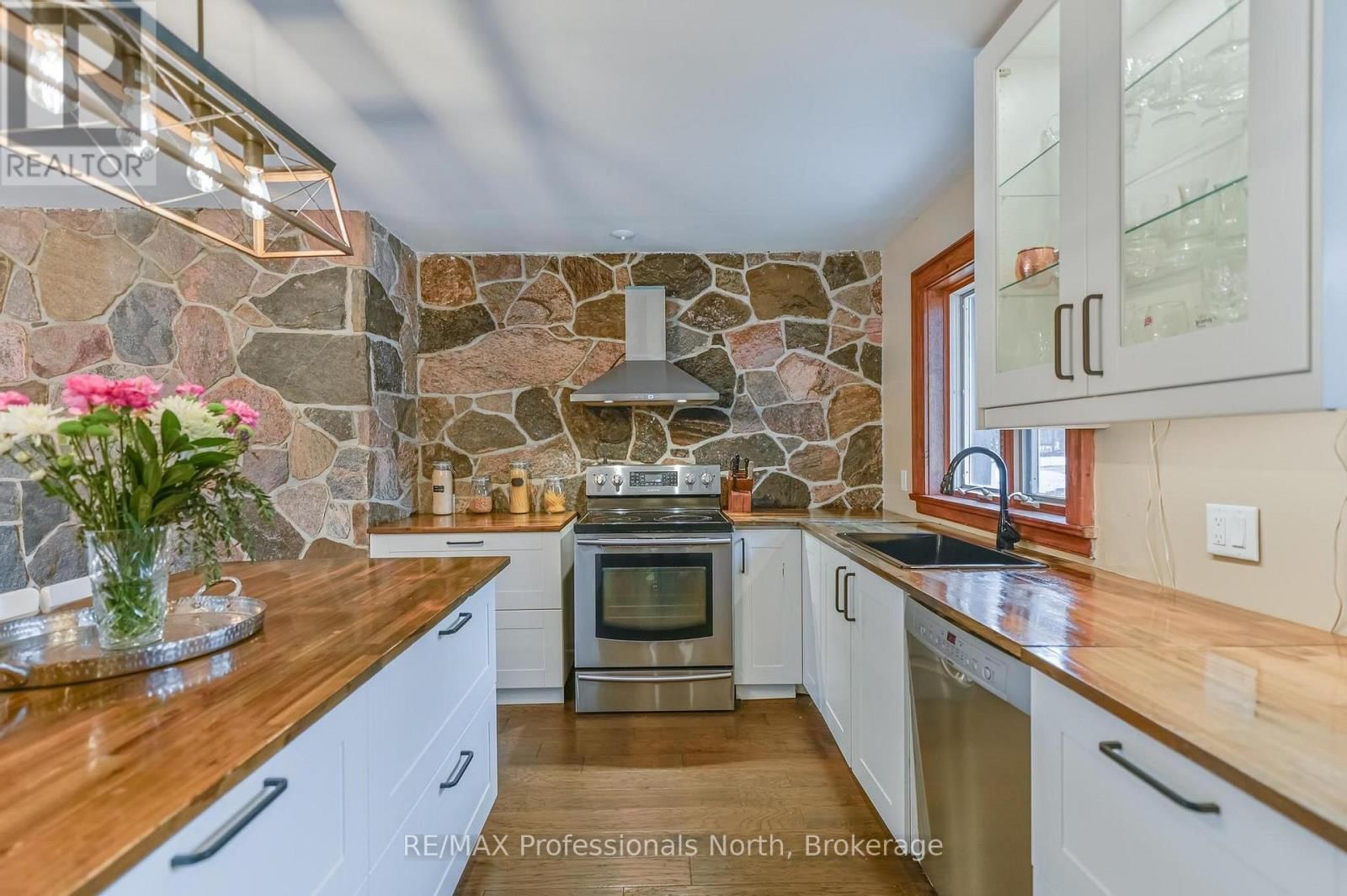 2481 NORTH SHORE ROAD Image 7