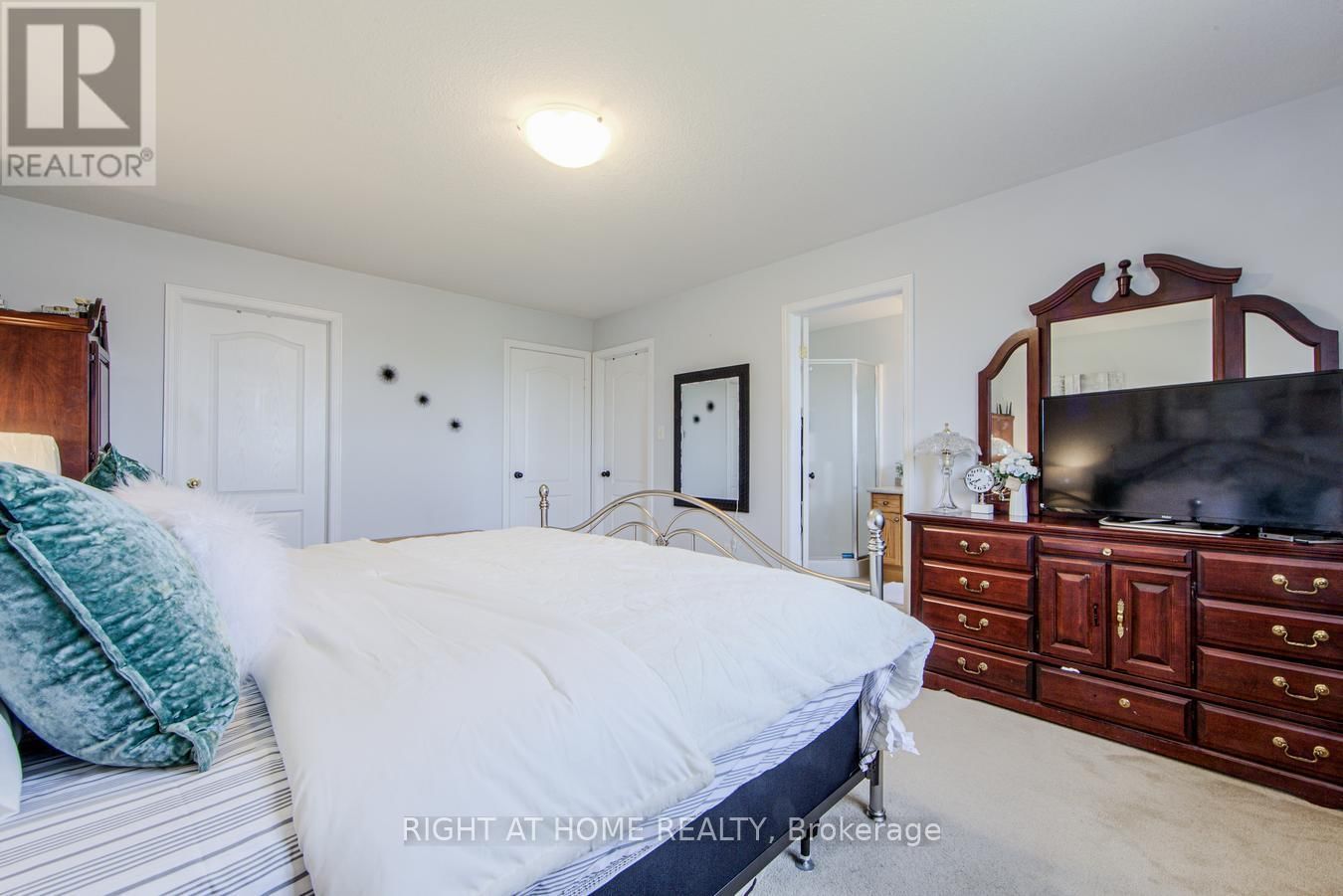 27 - 7 SOUTHSIDE PLACE Image 22