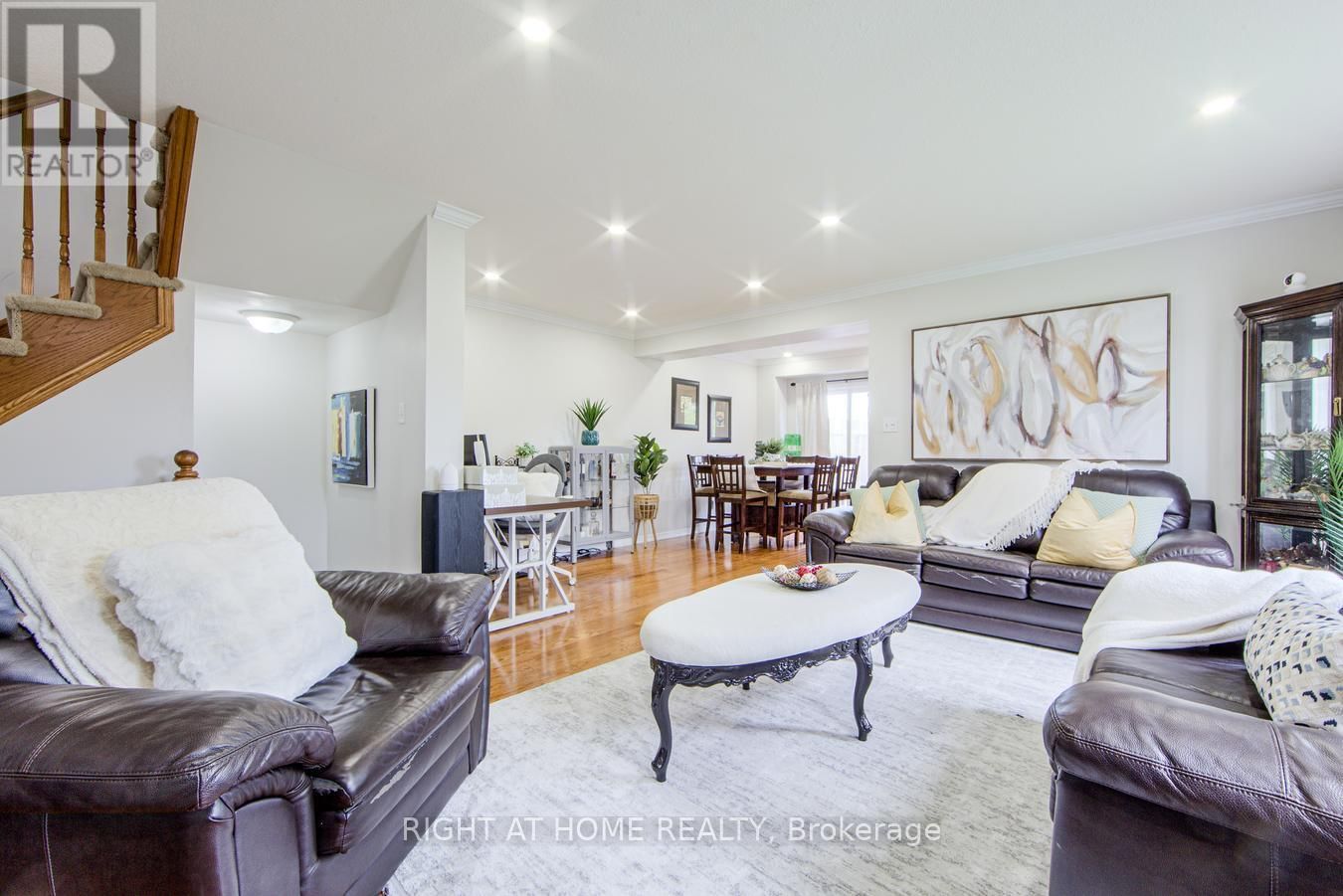 27 - 7 SOUTHSIDE PLACE Image 7