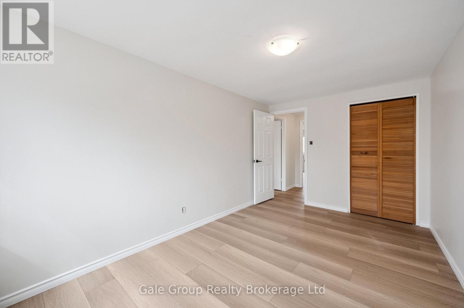 165 BROOKSIDE CRESCENT Image 19