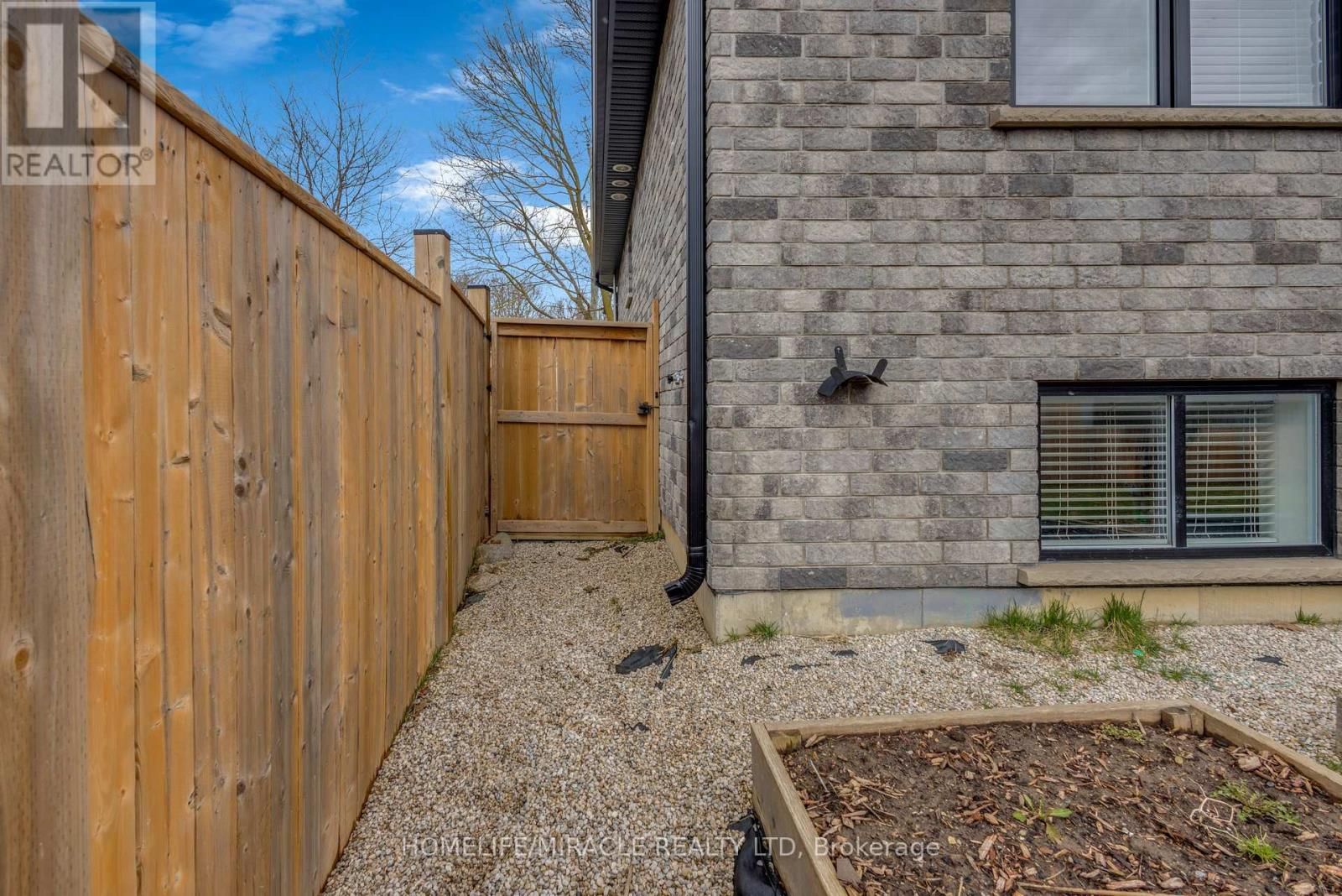 172 MILLER STREET Image 38