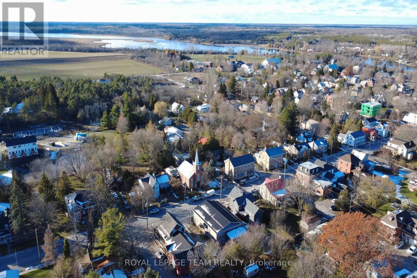 629 ST LAWRENCE STREET Image 29