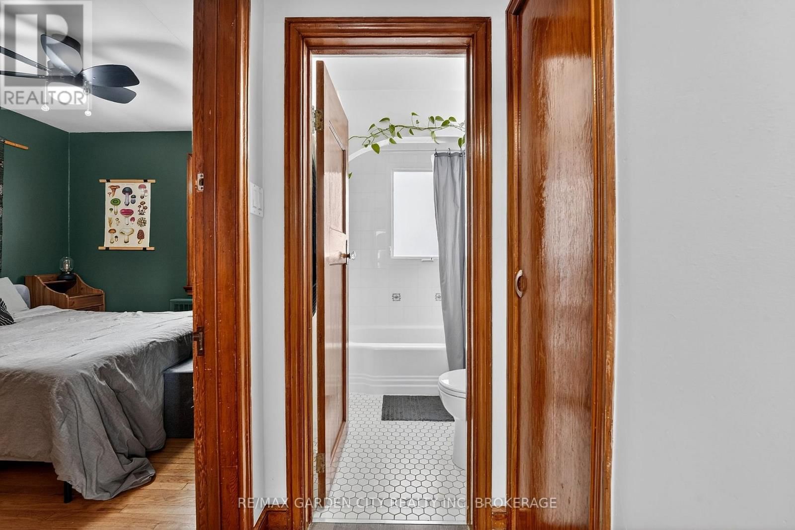 56 MARGERY AVENUE Image 24