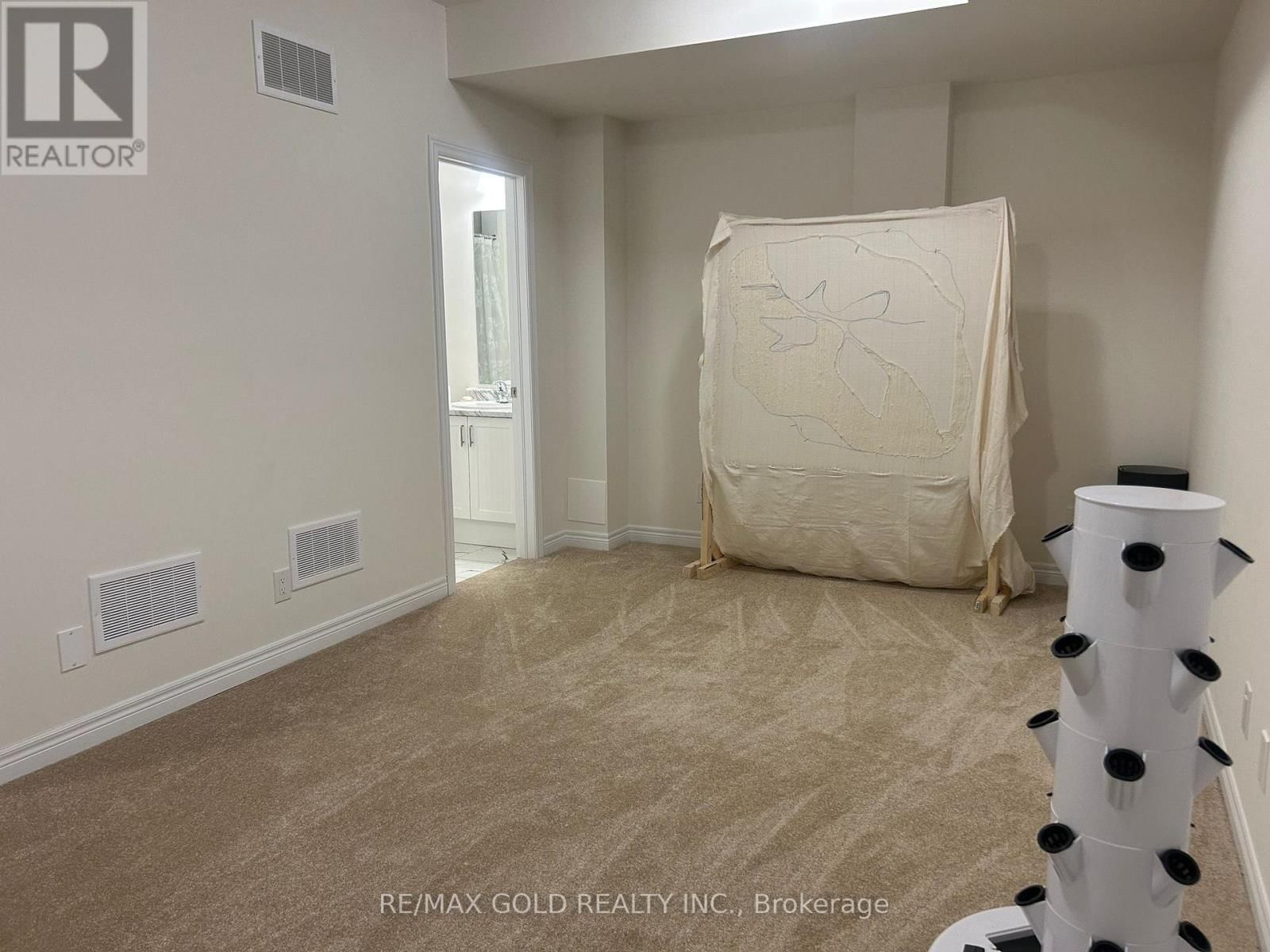 203 BROADACRE DRIVE Image 37