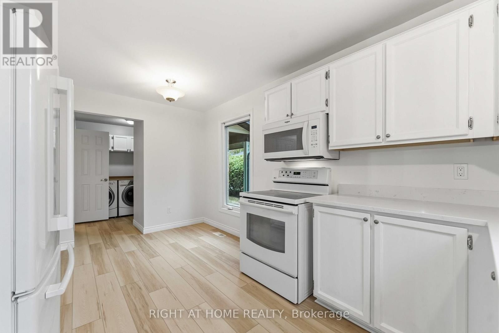 27 MCCLURE CRESCENT Image 19