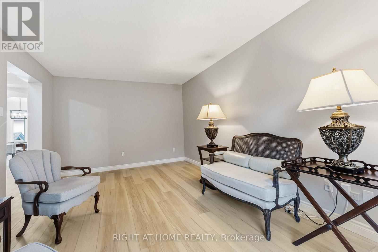 27 MCCLURE CRESCENT Image 9