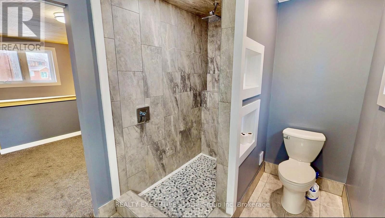 10 MOWAT CRESCENT WEST Image 15