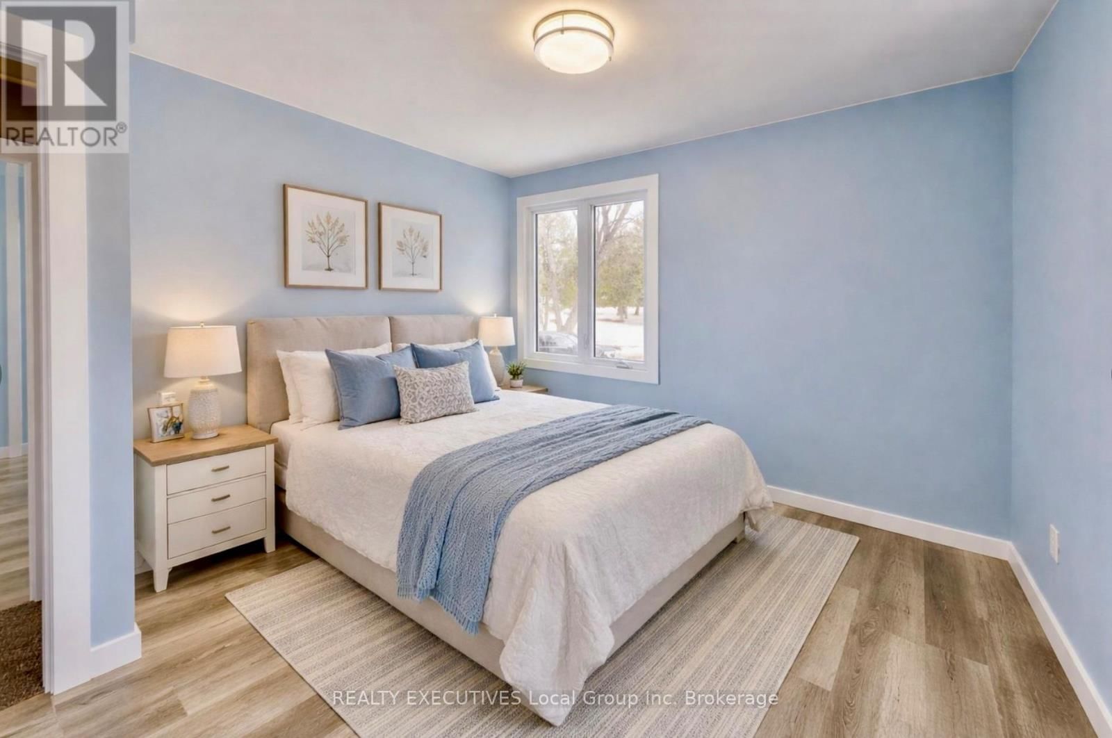 10 MOWAT CRESCENT WEST Image 19