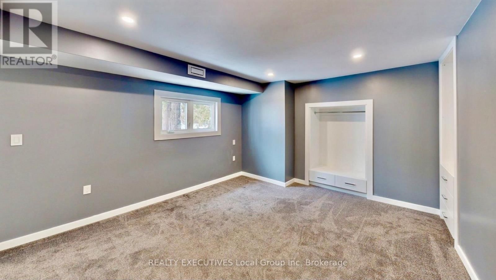 10 MOWAT CRESCENT WEST Image 21